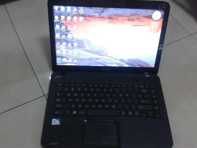 TOSHIBA SATELLITE C840-INTEL B90-WARNA MERAH MARUN MULUS COD BOGOR