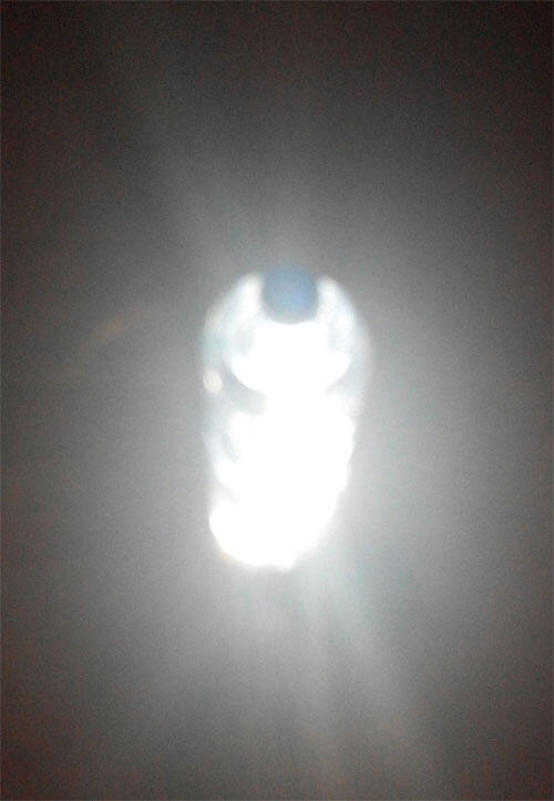 Keren gan, Bikin Lampu Darurat dari Botol dan Smartphone