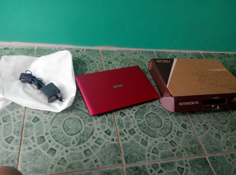 asus x200ma-kx156d 4gb quadcore edisi bersih bersih