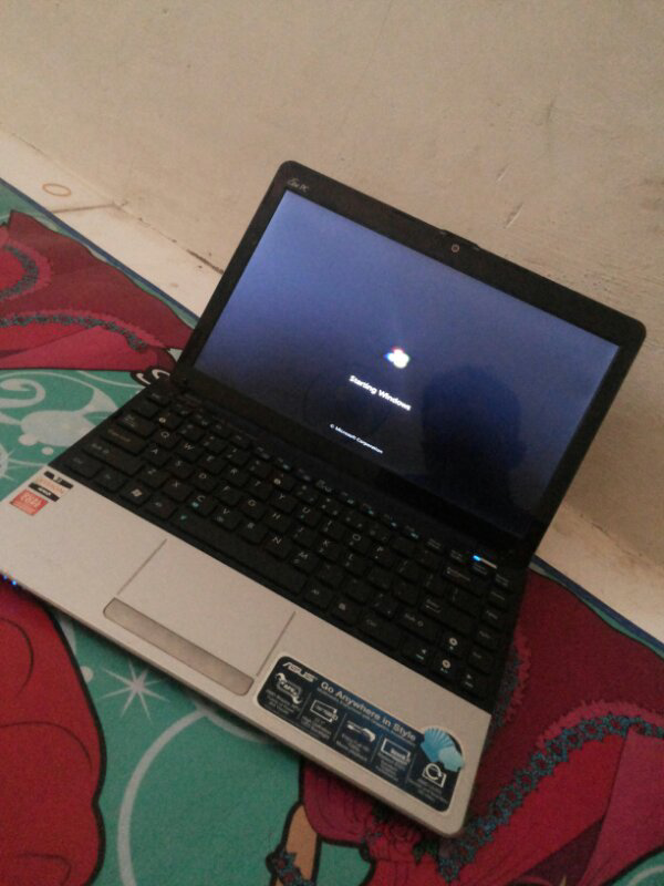 ASUS Eee PC 1215B