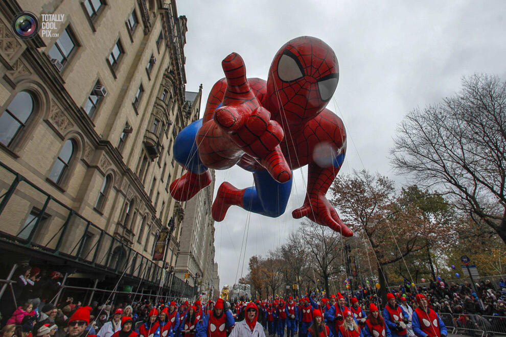 Wow, Meriahnya "Macy Thanksgiving Day Parade 88" New York 2014