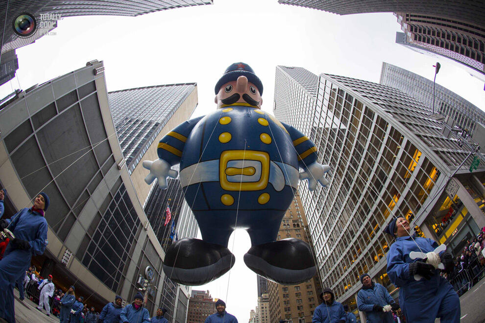 Wow, Meriahnya "Macy Thanksgiving Day Parade 88" New York 2014