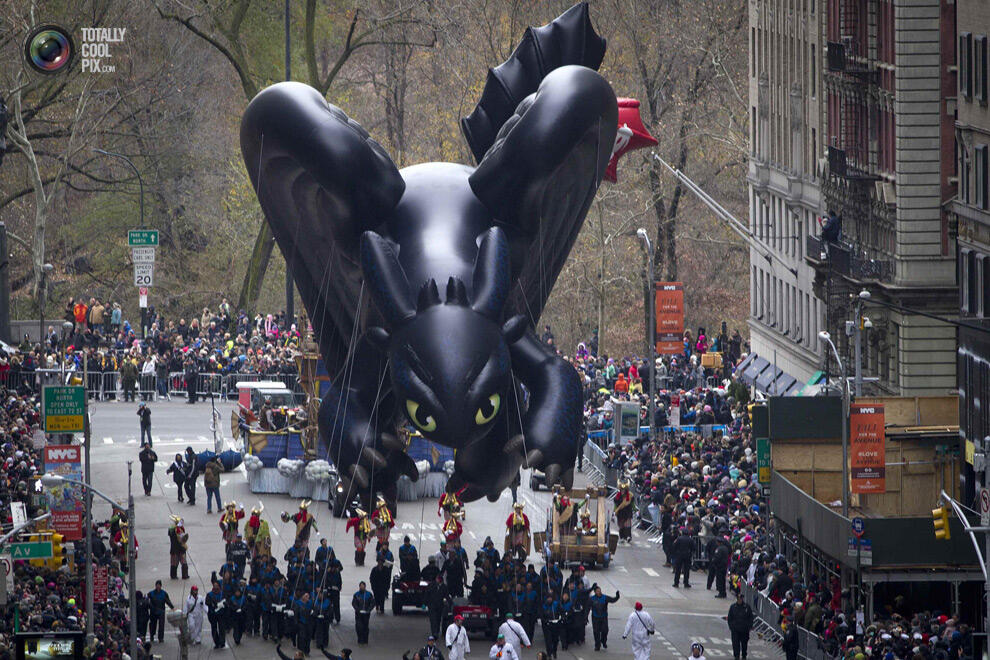 Wow, Meriahnya "Macy Thanksgiving Day Parade 88" New York 2014