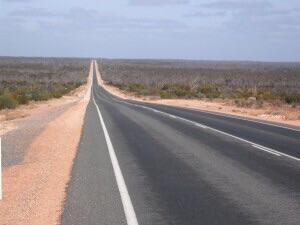 Rasakan Sunyinya Jalan Lurus Terpanjang di Australia Sejauh 145 Km