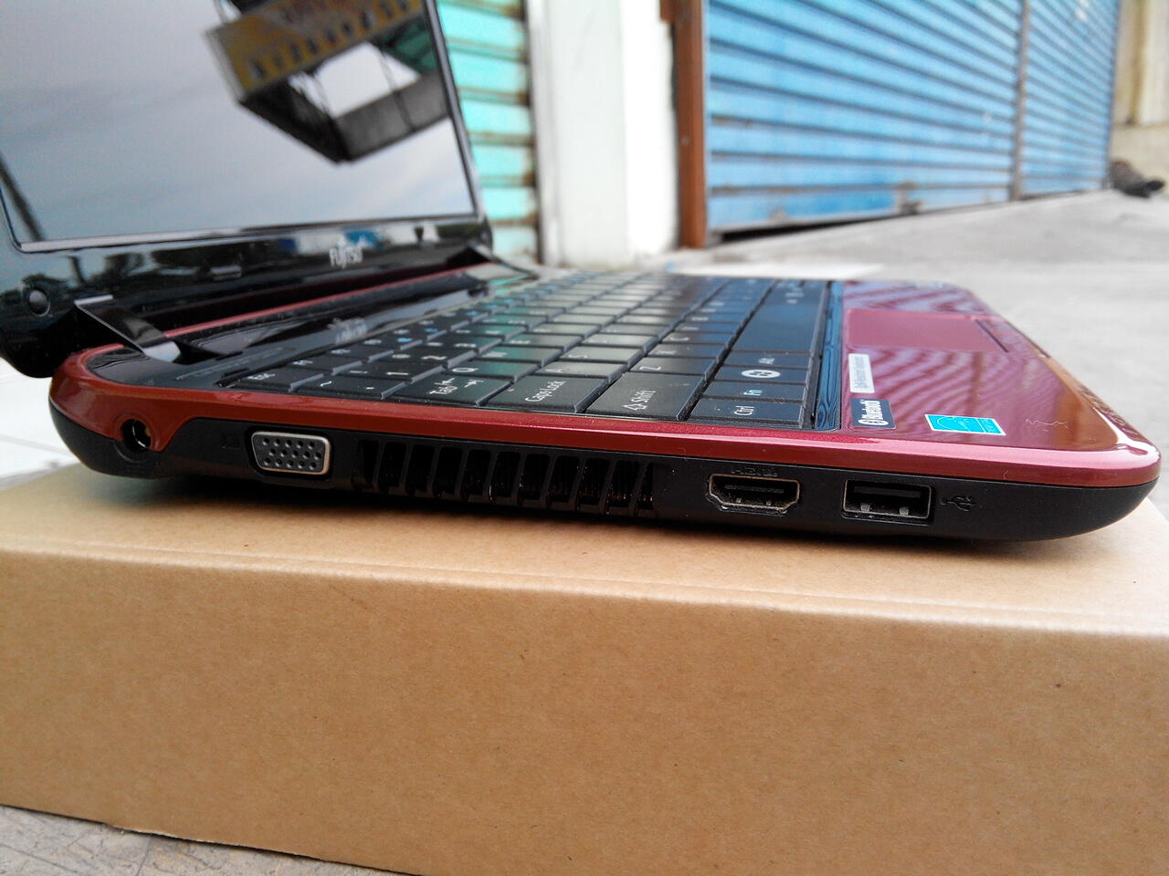LAPTOP KECIL PERFORMA TANGGUH MERAH MEWAH MURAH VGA 1,5GB