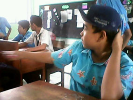 Penampakan Nyata Sosok Kuntilanak Di Rumah Kosong !!