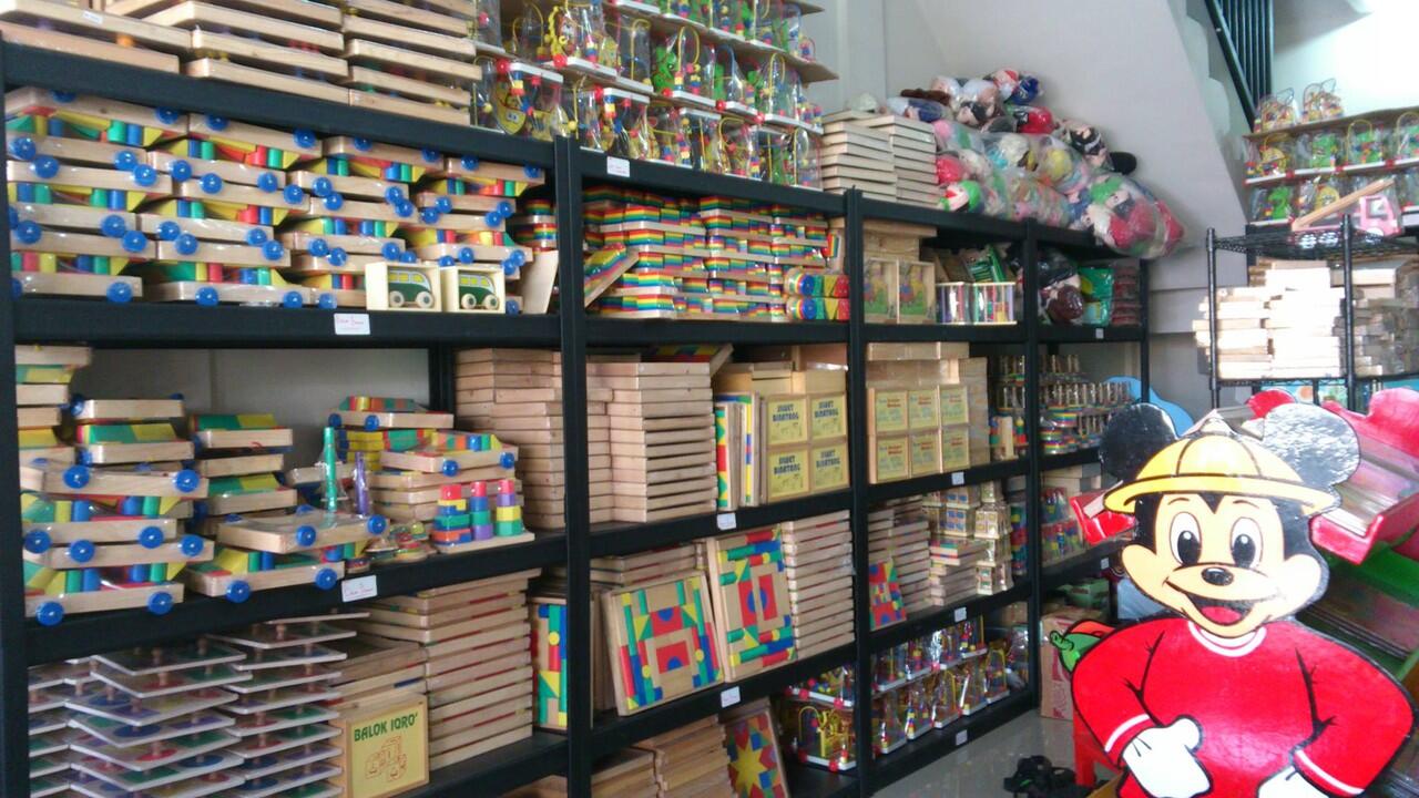 Beli: Mainan dan perlengkapan anak dan bayi GROSIR / tangan pertama