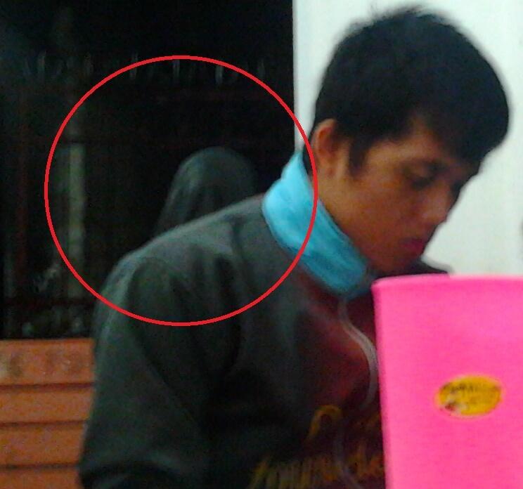 Gan,,,!!! Apakah ini gambar Penampakan...???
