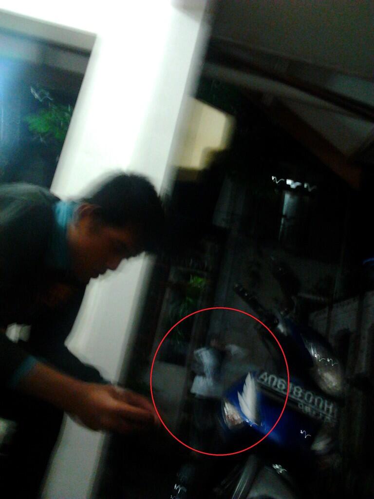 Gan,,,!!! Apakah ini gambar Penampakan...???