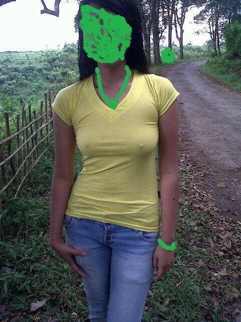 &#91;Help&#93; Ada yg aneh sama foto ini,..tapi apa yaaa????!!,,.