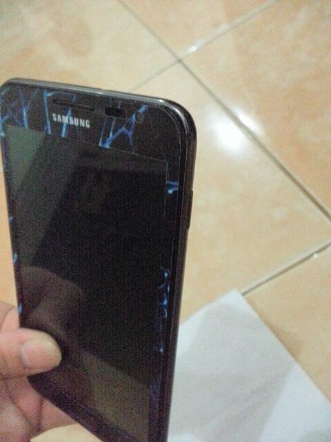 Samsung Galaxy Note N7000 Hitam/Black lengkap dan murah, kondisi 92%
