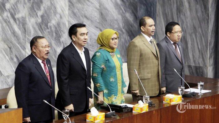 Alasan Masyarakat Ingin DPR Tandingan Bubar