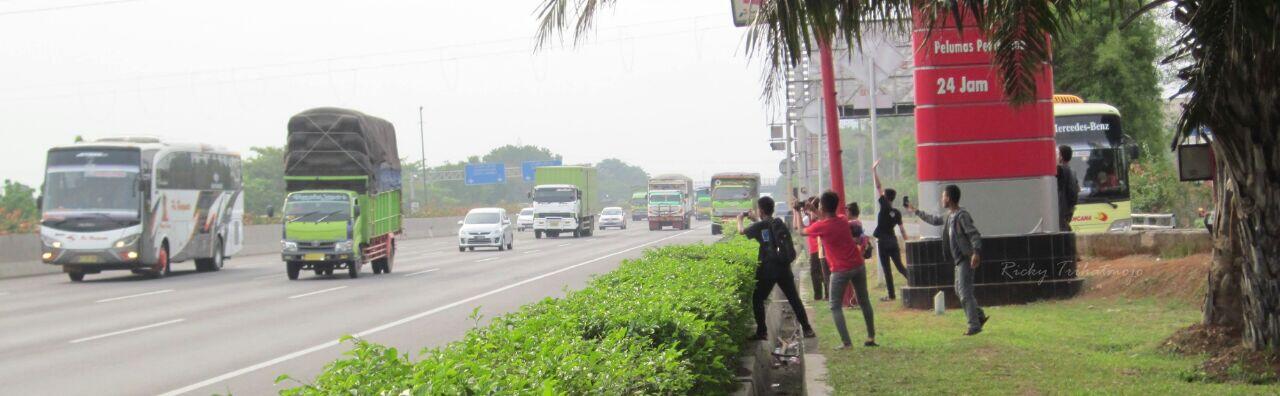 Liat Beginian di Jalan Tol ? Jangan Kaget Gan ! #RealBro