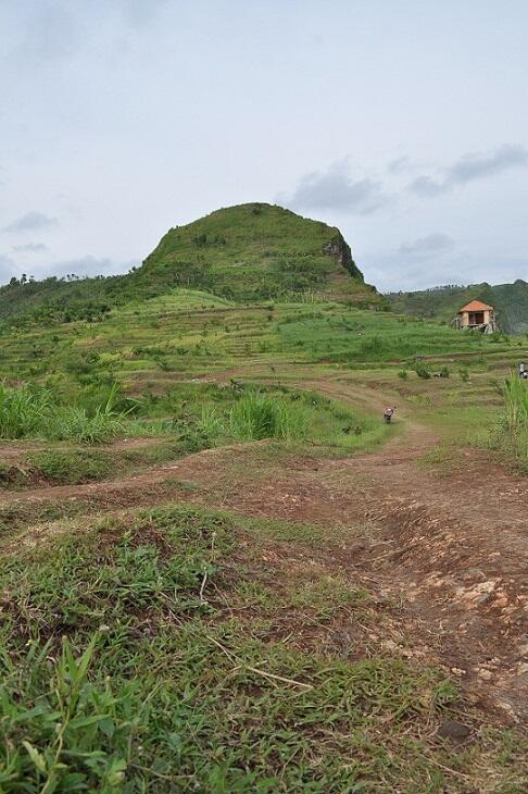 Jelajah pegunungan &amp; pantai menganti (samudera Hindia)