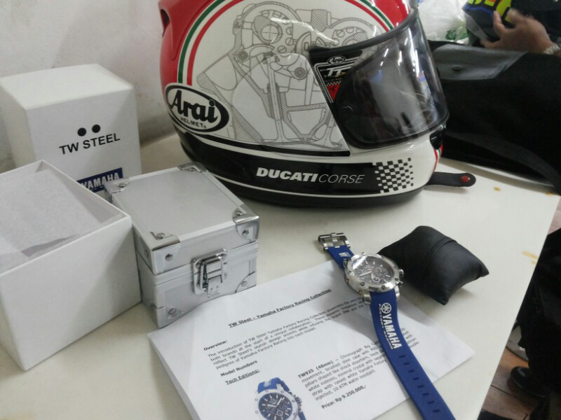 Terjual JAM TW STEEL YAMAHA M1 VALENTINO ROSSI VR46  KASKUS