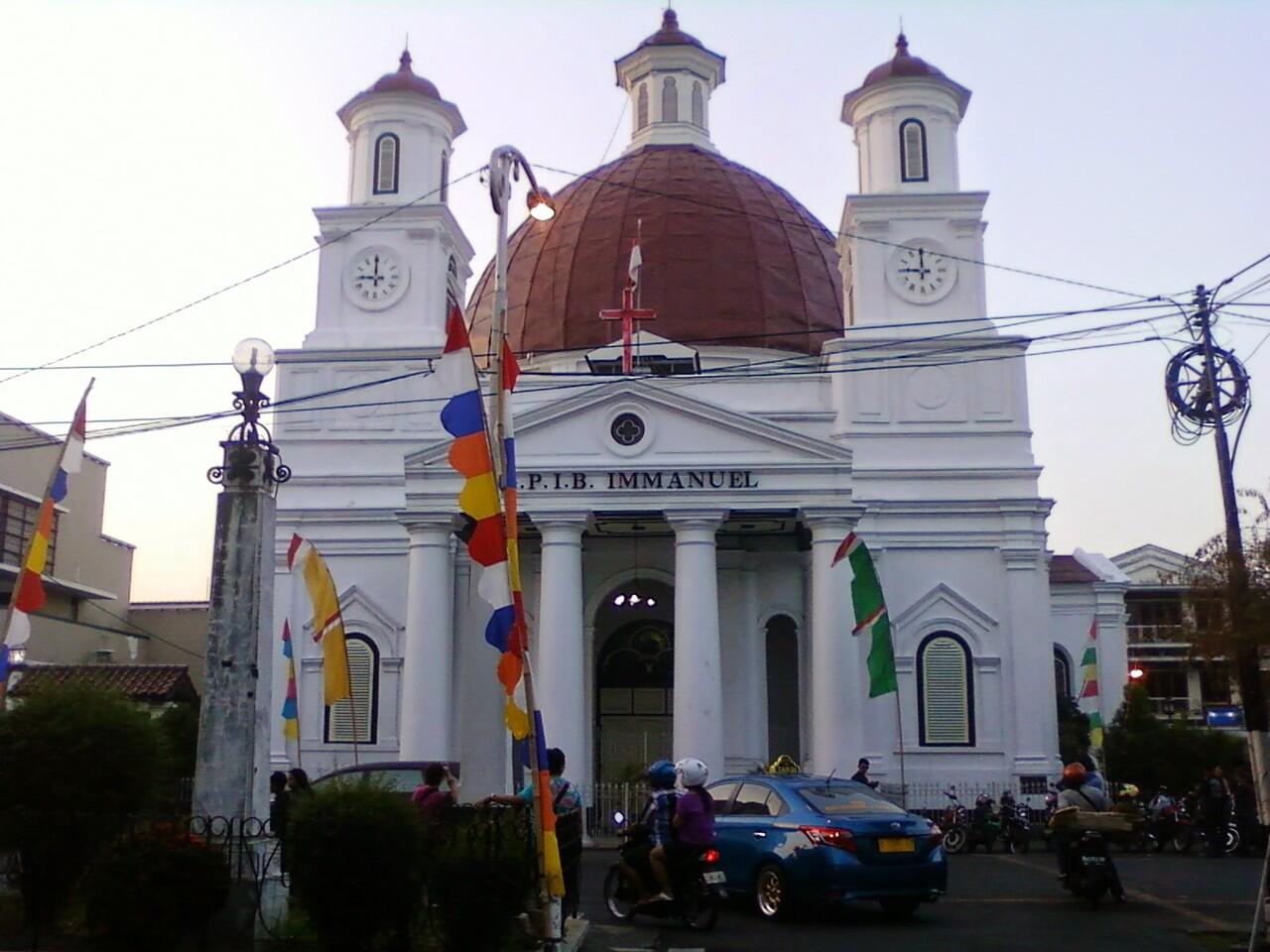 Bersepeda Melewati Tempat-tempat Menarik di Kota Semarang