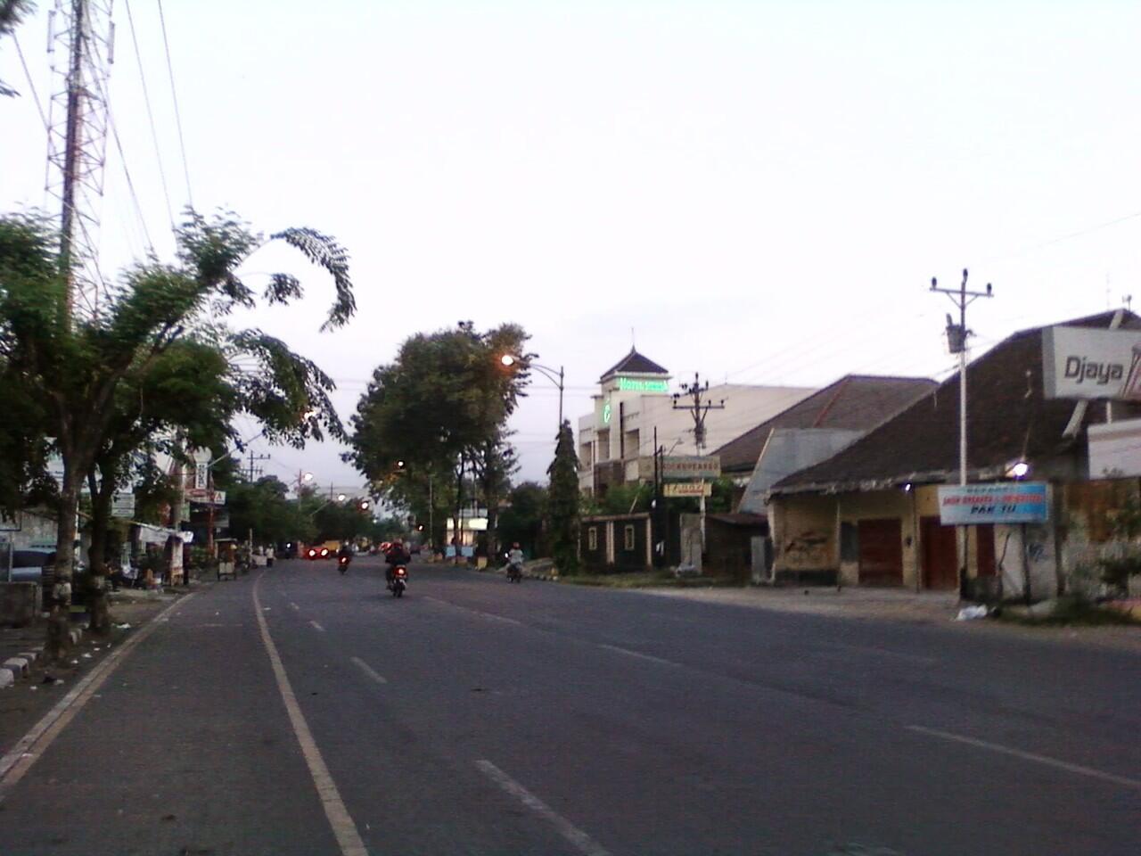 Bersepeda Melewati Tempat-tempat Menarik di Kota Semarang