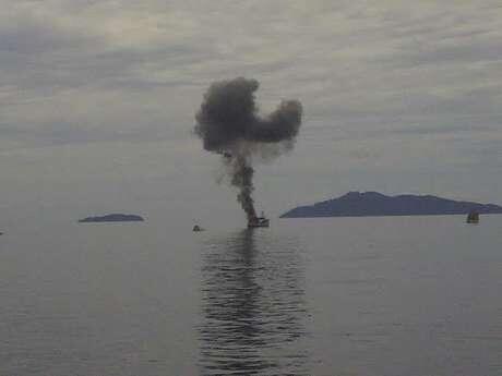 &#91;FOTO&#93; Boom! 3 Kapal Nelayan Vietnam Pencuri Ikan Diledakkan