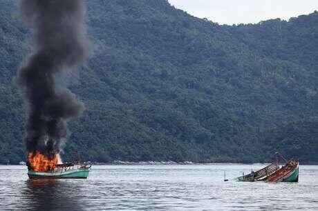 Setelah Vietnam, Menteri Susi akan Tenggelamkan Langsung Kapal Ilegal di Batam