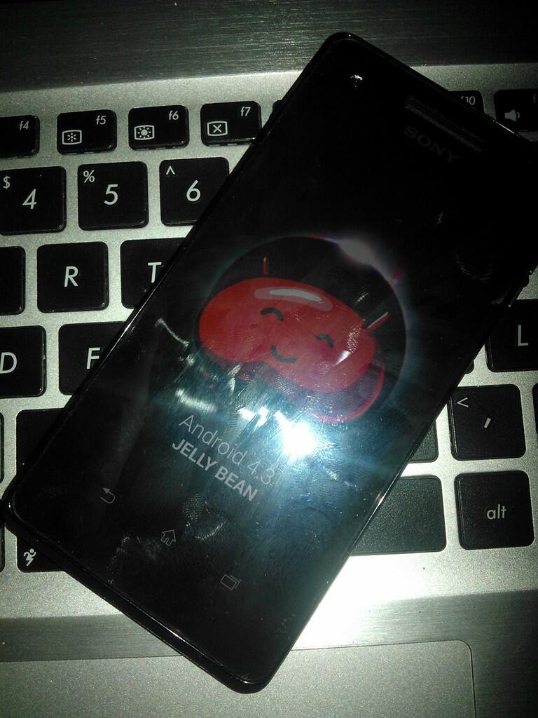 Sony Xperia V Black (4G. WaterProof.) Barter/TT