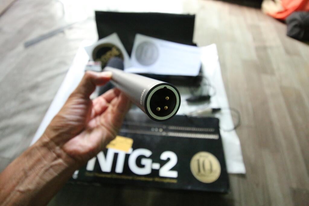 mic rode NTG2 condensor shotgun