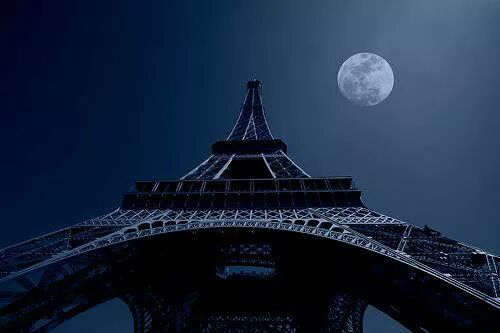 amazing picture eiffel tower and the moon
