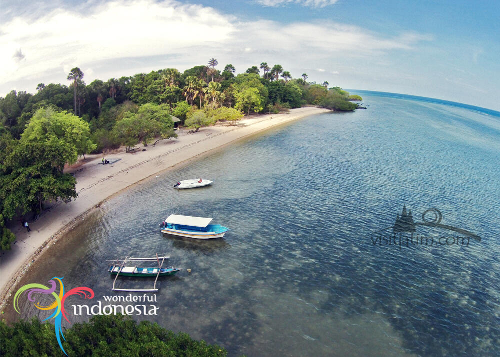 Wonderful Indonesia - Pantai Bama, Eksotika Sejuta Pesona