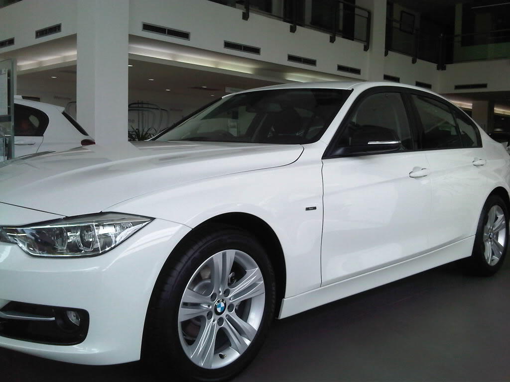 BMW 320 PROMO TDP RINGAN, DISKON AKHIR TAHUN, BUNGA 0%
