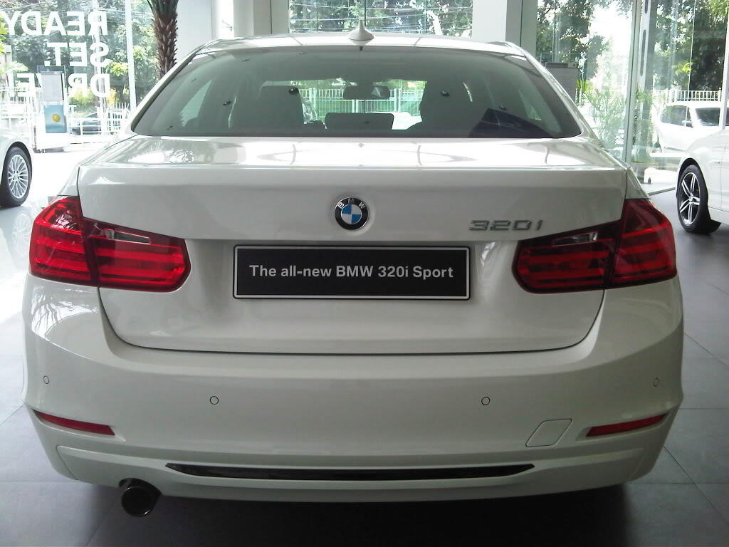 BMW 320 PROMO TDP RINGAN, DISKON AKHIR TAHUN, BUNGA 0%