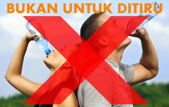 Mari waspadai bahaya makan dan minum sambil berdiri