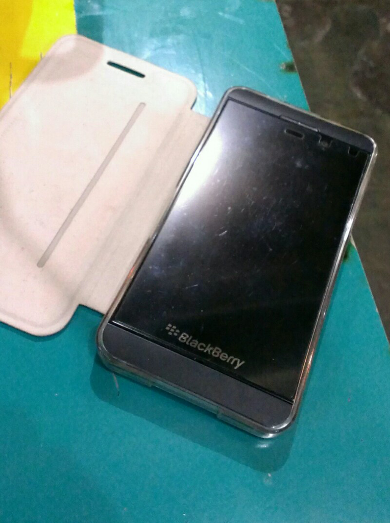 Terjual Blackberry z10  KASKUS