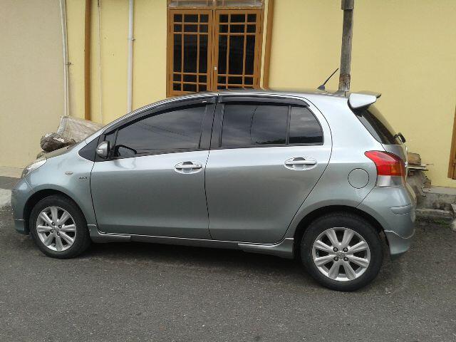 DI jual Toyota Yaris Type J thn 2011 bulan 2