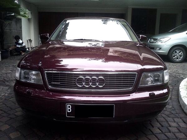 Wts Audi A8 1997 4,2cc CBU quattro (4X4 full time) red rubby full option series