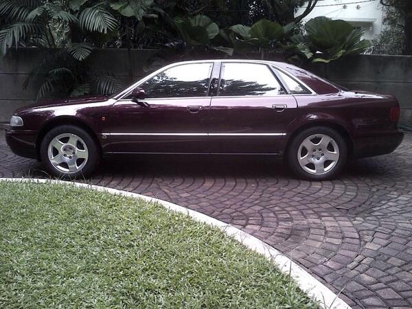 Wts Audi A8 1997 4,2cc CBU quattro (4X4 full time) red rubby full option series