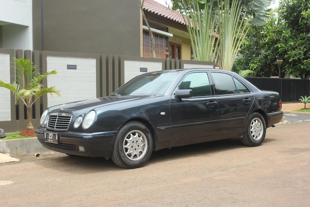 Mercedes Benz W210 New Eyes E230'97 Istimewa