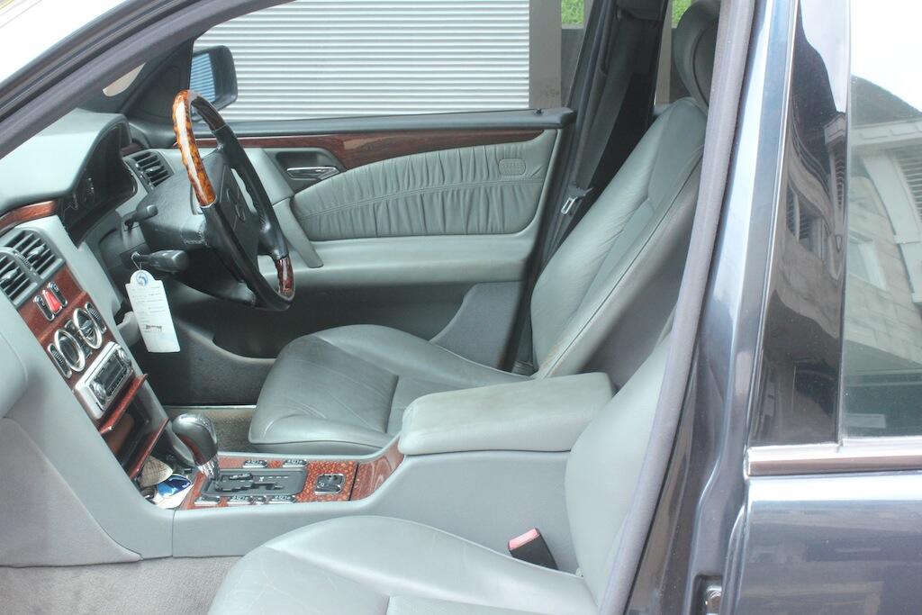 Mercedes Benz W210 New Eyes E230'97 Istimewa