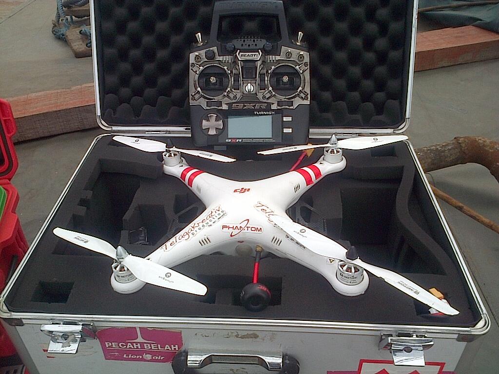 RENTAL DJIPHANTOM QUADCOPTER (TELAGA AERIAL PRODUCTION)