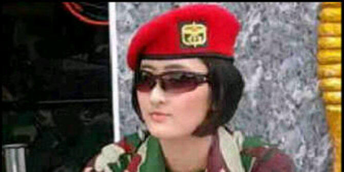 Ini Tiga Kopassus Cantik, ago Tembak, Terjun & Bela Diri
