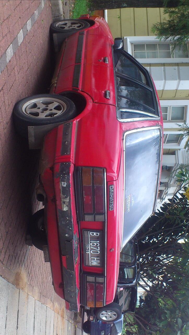 Daihatsu Charmant 1985 Red