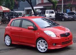 Cari yaris manual merah / putih
