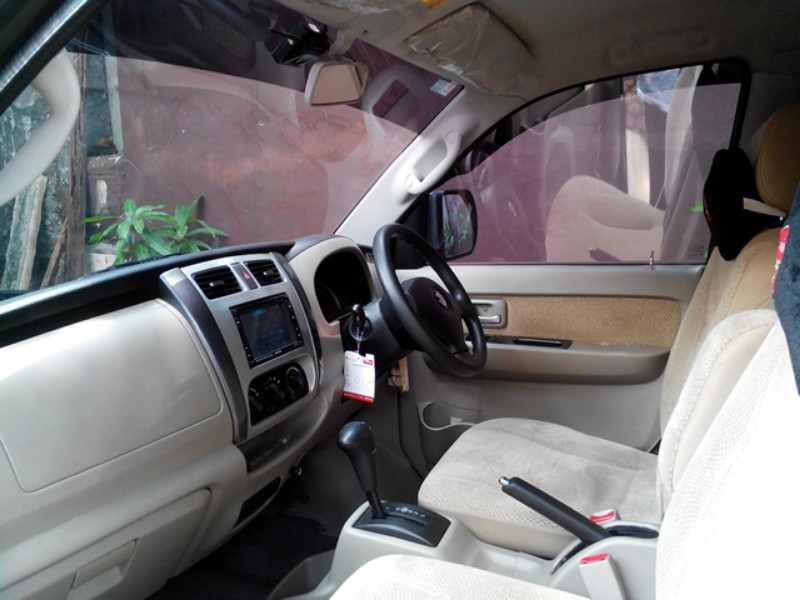 Suzuki APV Luxury 2010 Istimewa