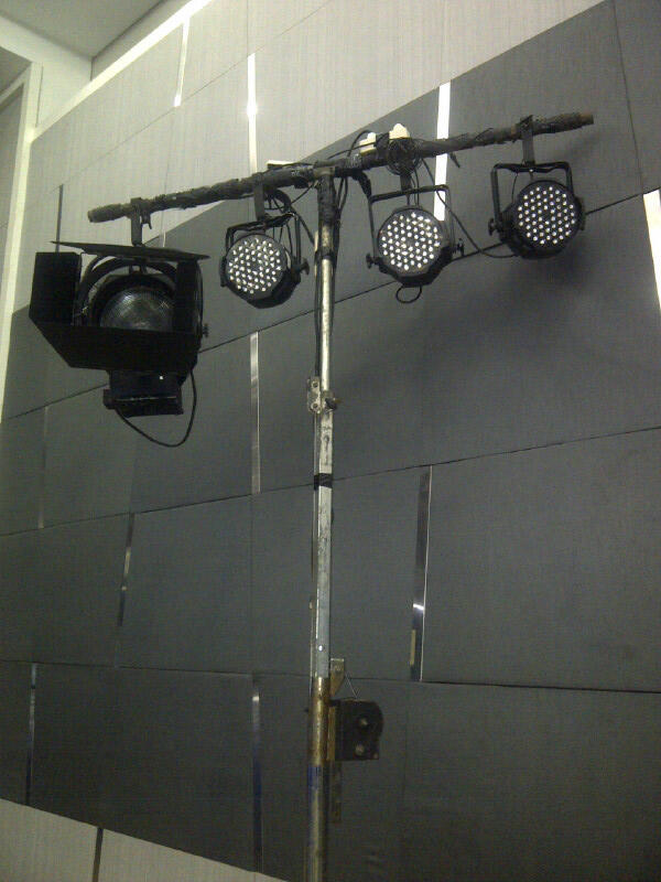 Sewa Rental LIGHTING LAMPU PANGGUNG RIGING SMOKE MACHINE PAR LED MOVING HEAD