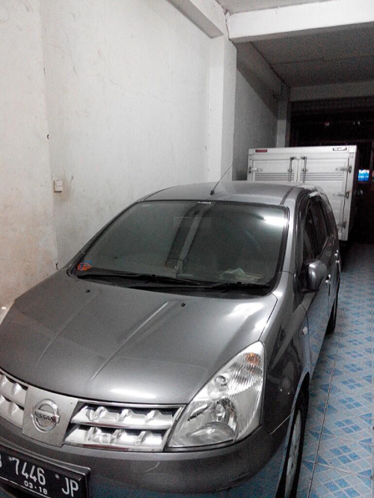 GRAND LIVINA XV 2008