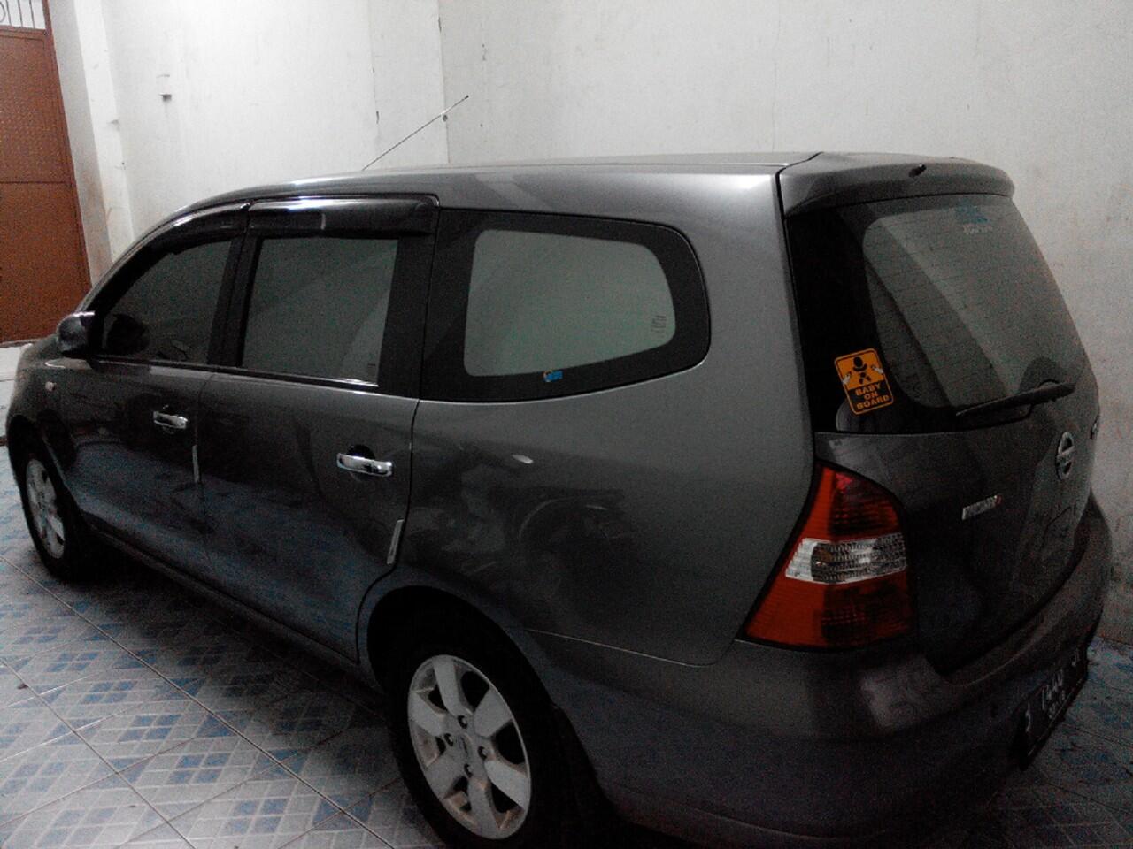 GRAND LIVINA XV 2008