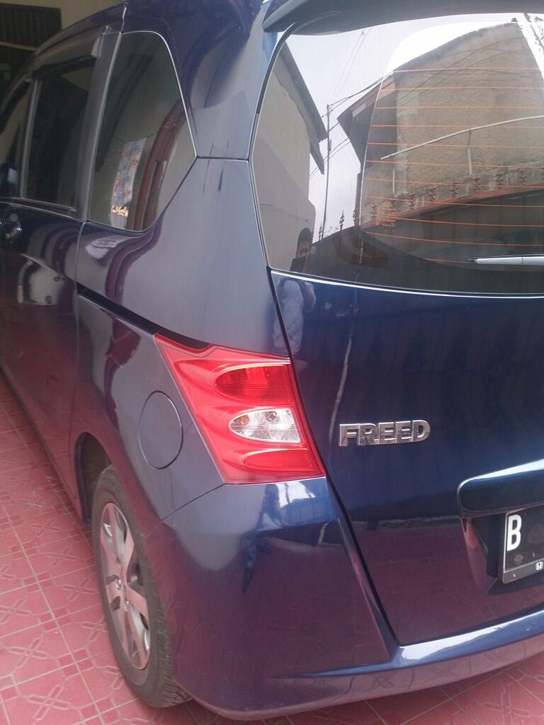 HONDA FREED 1.5 SD A/T Midnight Blue 2011 Akhir