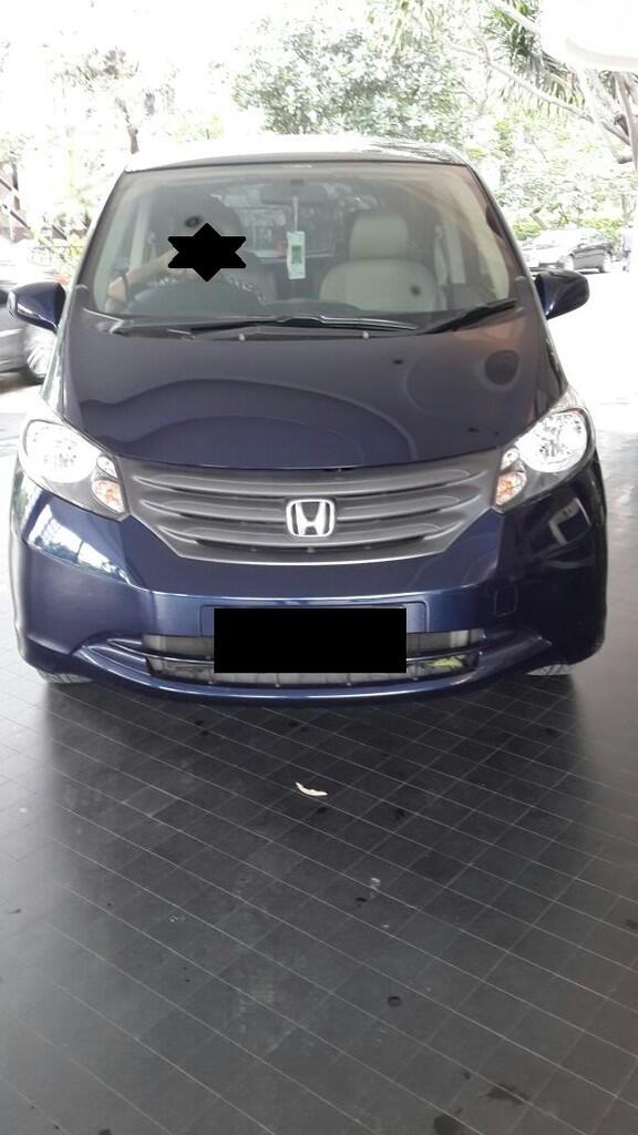 HONDA FREED 1.5 SD A/T Midnight Blue 2011 Akhir
