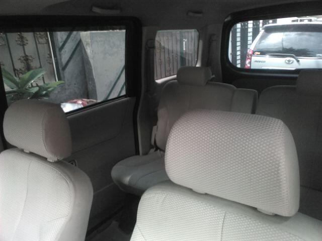 DAIHATSU LUXIO HITAM thn 2009 TYPE M, surat2 lengkap, Cawang