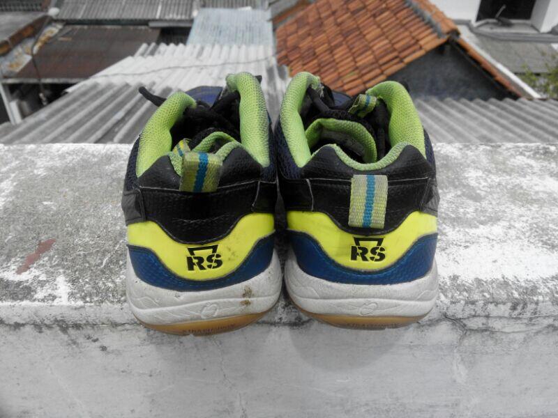 terjual sepatu badminton rs jeffer 840 size 45 surabaya terjual sepatu badminton rs jeffer 840 size 45 surabaya