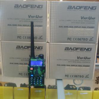 HANDY TALKY BAOFENG UV-5R Loreng/Army Dualband