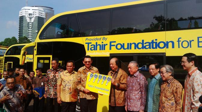 Ahok Terima 5 Bus Tingkat Hibah dari Tahir Foundation